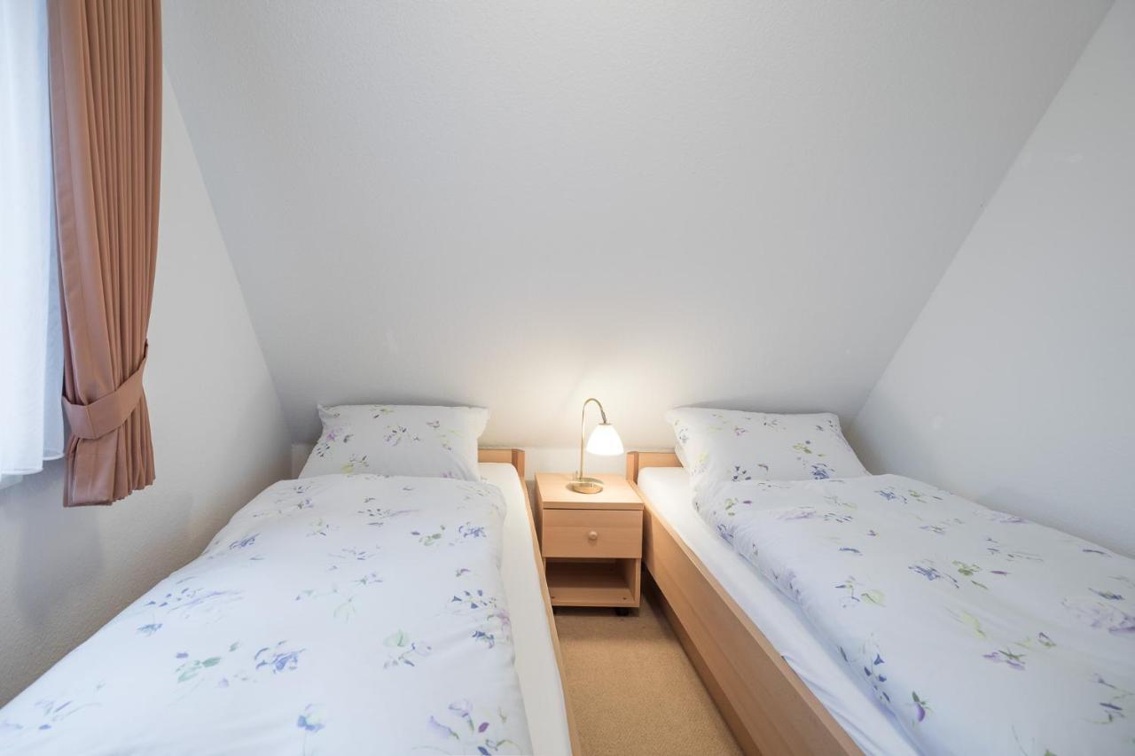 Direkt Am Deich - Ferienwohnung Oland Im Gaestehaus Am Badedeich Dagebuell Exterior photo